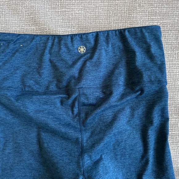 GAIM Yoga Leggings in Blue with Mesh Size Large - Picture 6 of 10